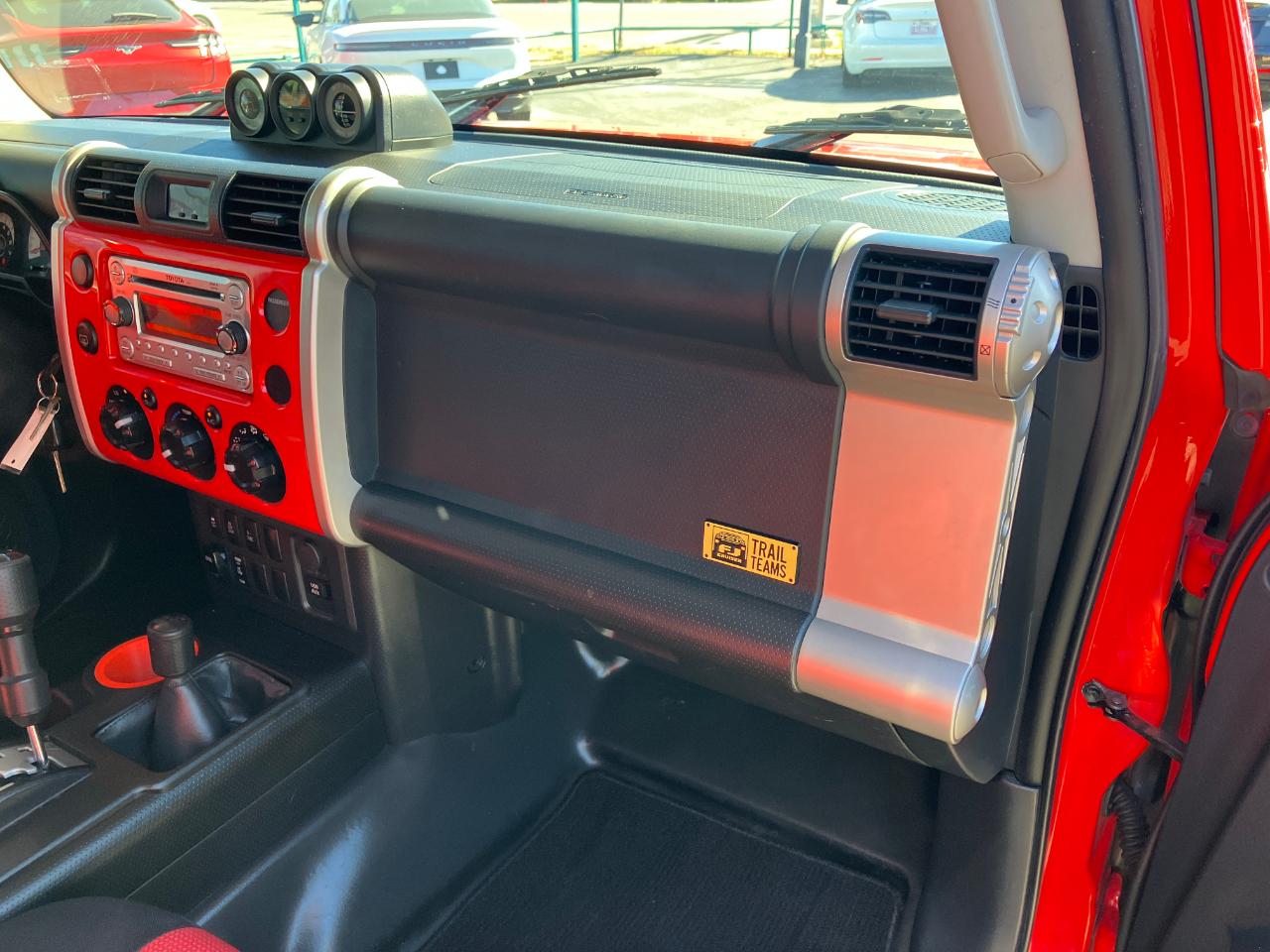 Toyota FJ Cruiser  2012