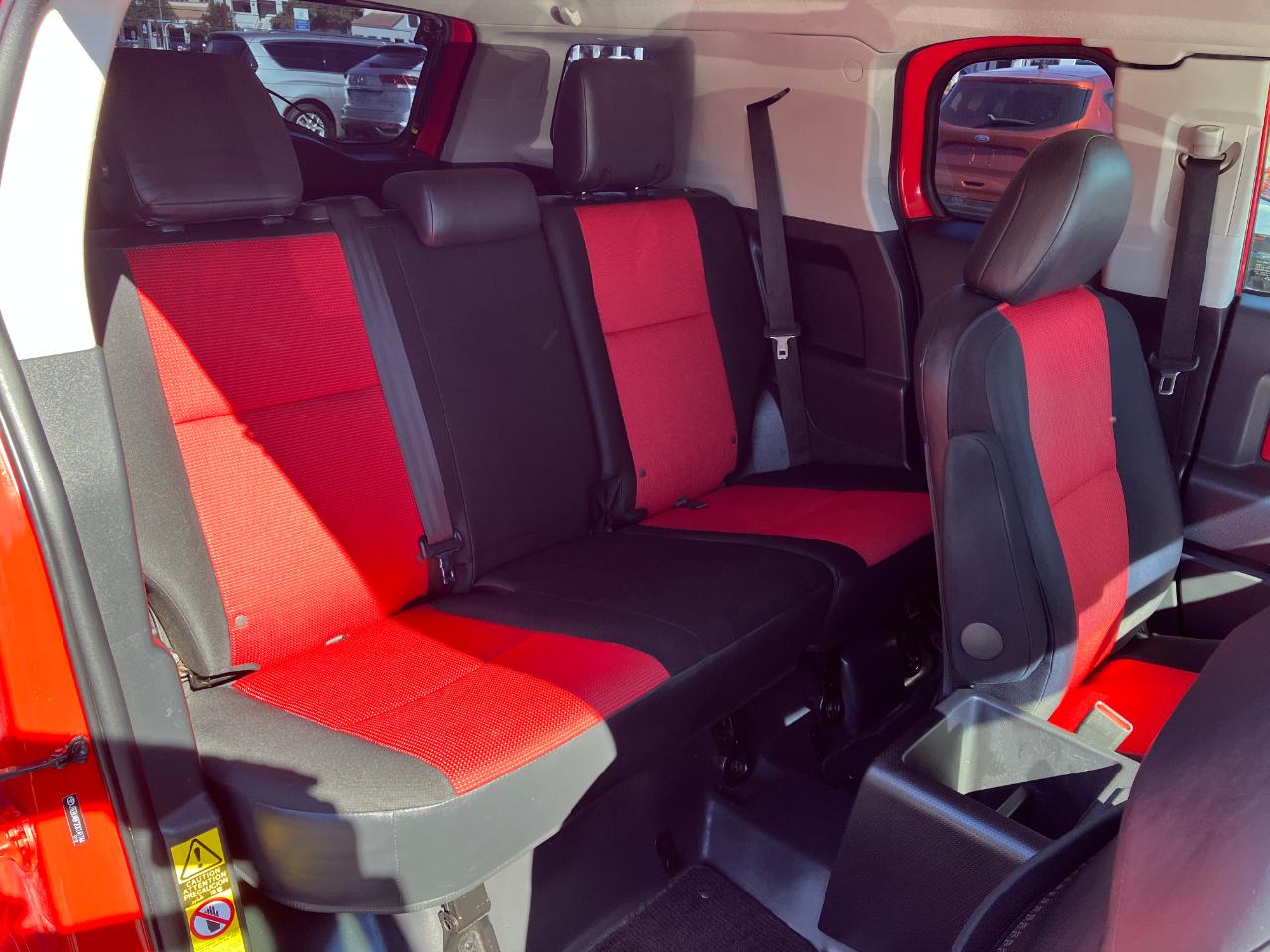 Toyota FJ Cruiser  2012
