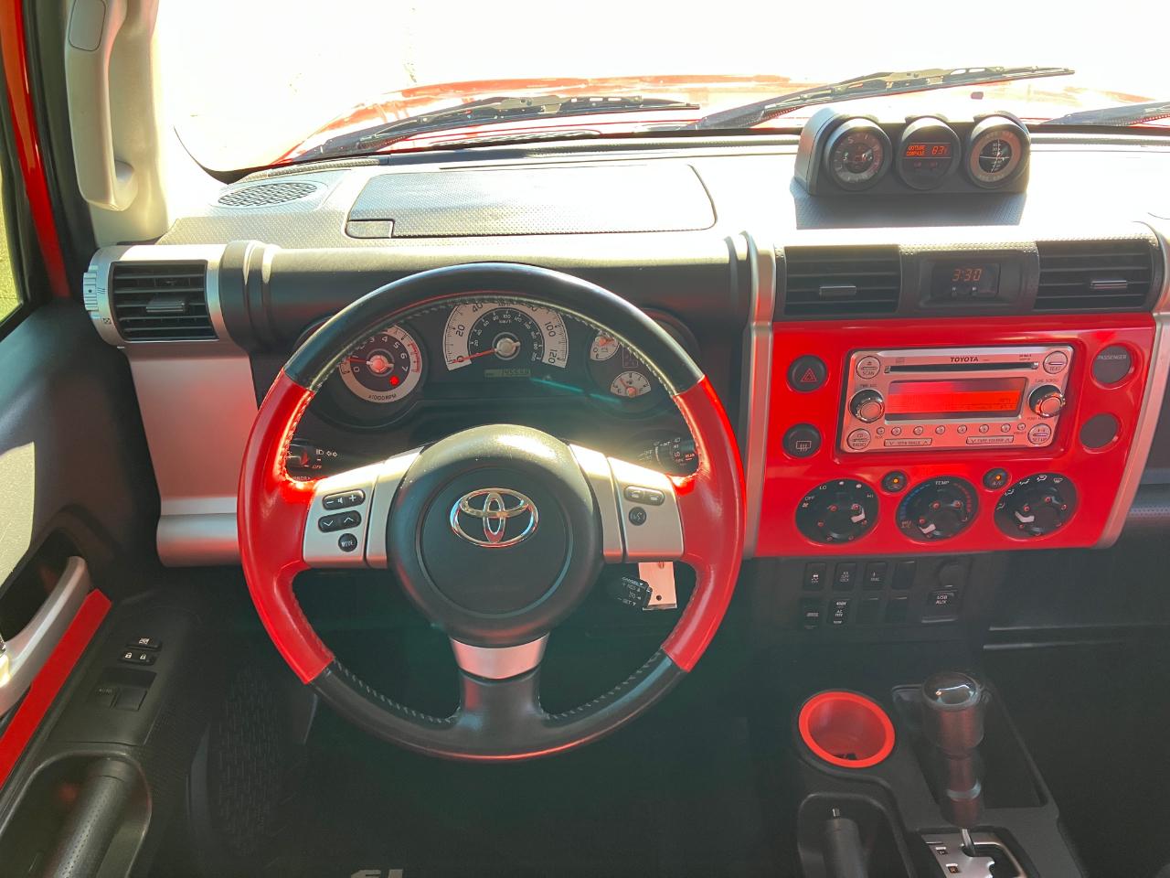 Toyota FJ Cruiser  2012