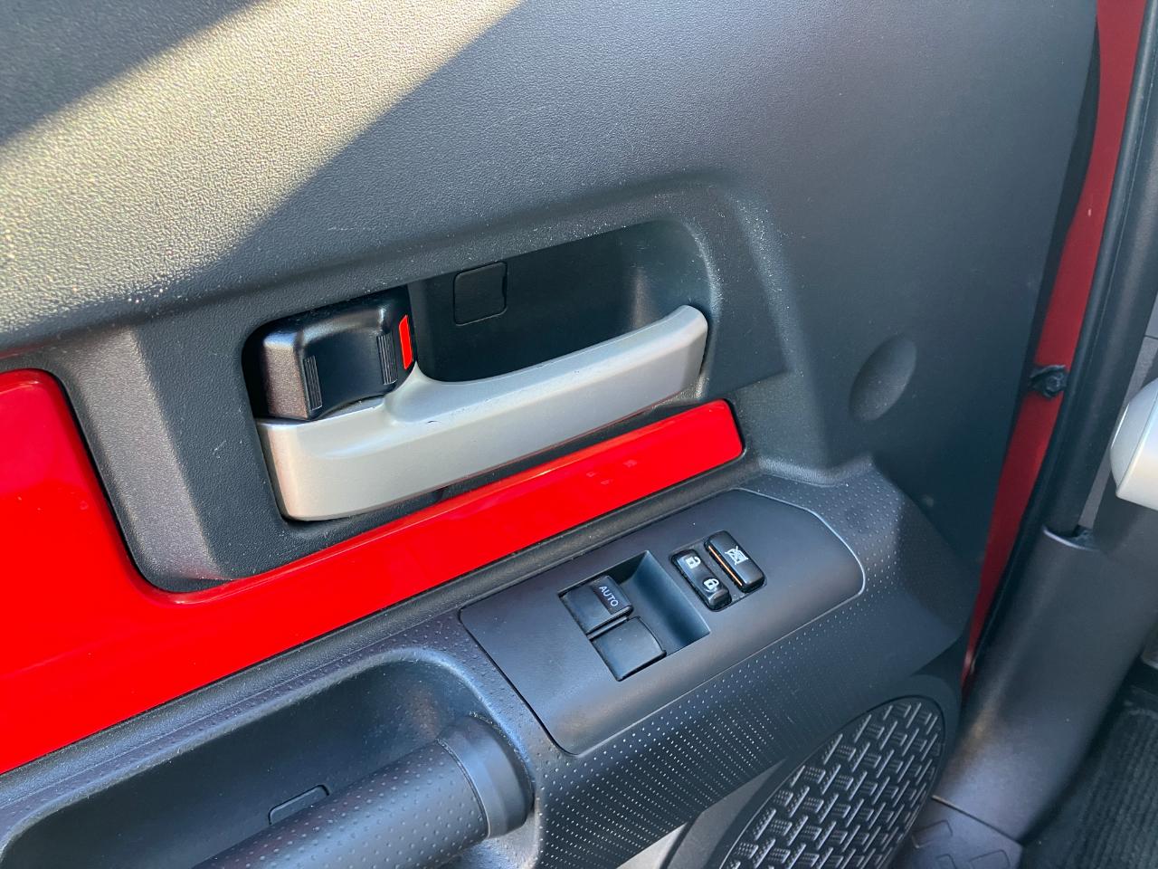 Toyota FJ Cruiser  2012