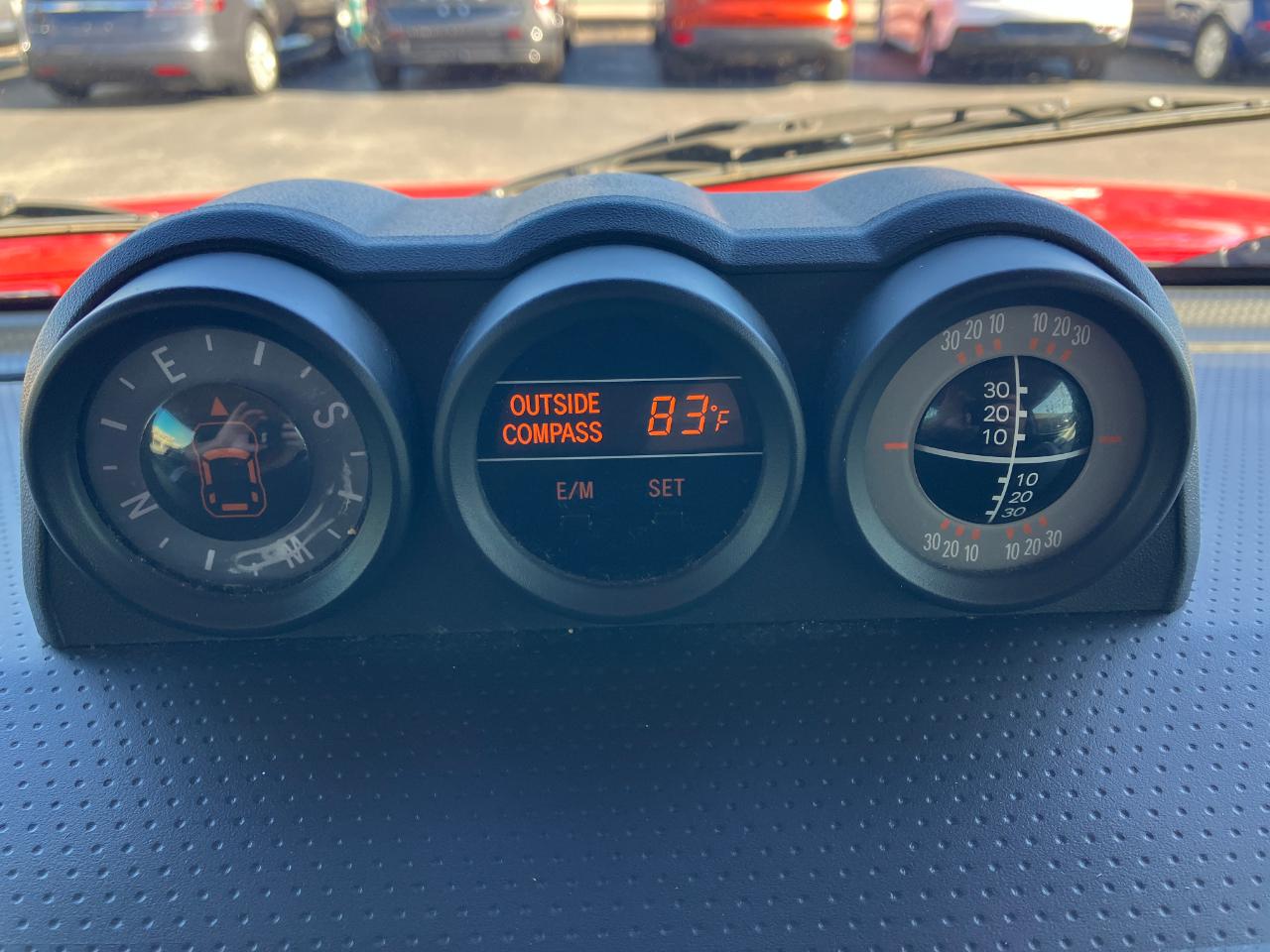 Toyota FJ Cruiser  2012
