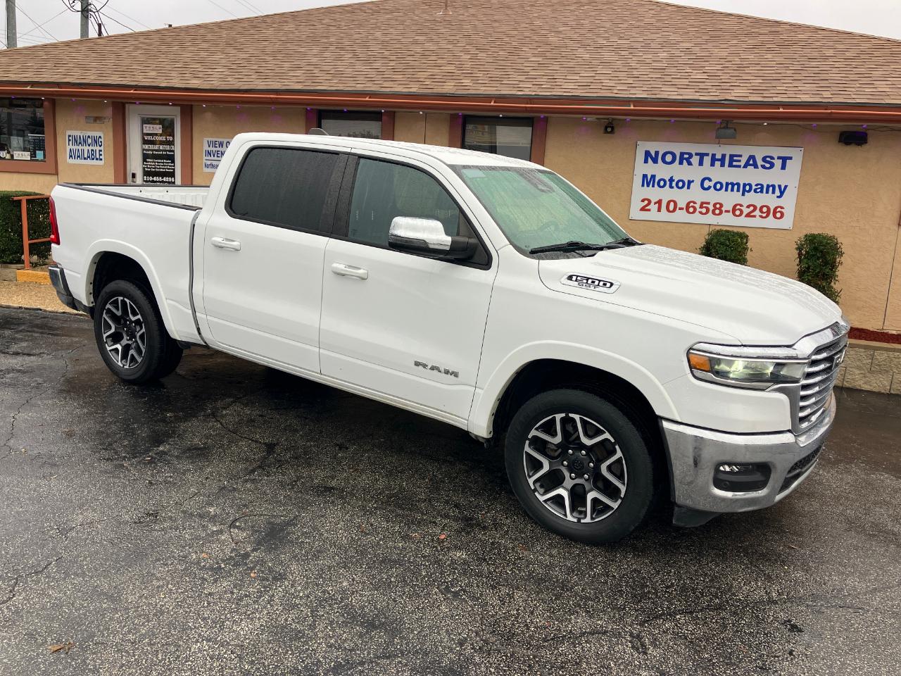 RAM 1500 Laramie Crew Cab SWB 4WD 2025