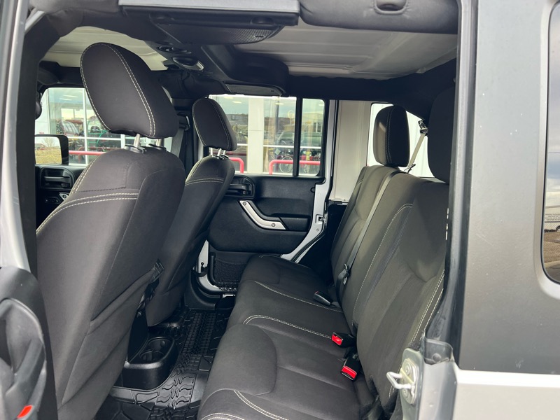 Jeep Wrangler Unlimited Sahara 4WD 2015