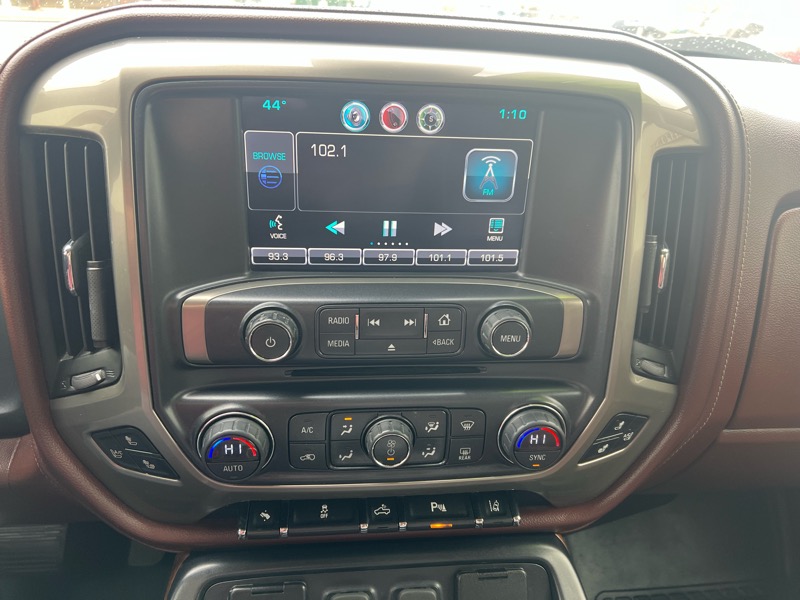 Chevrolet Silverado 1500 4WD Crew Cab 153.0" High Country 2015