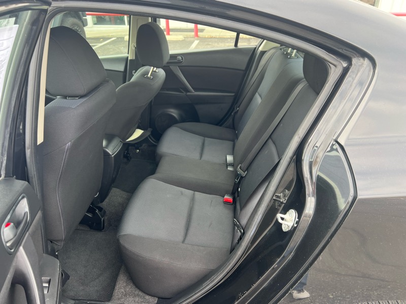 Mazda MAZDA3 i Sport 4-Door 2011