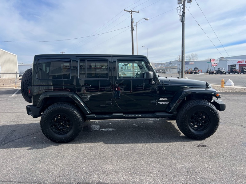 Jeep Wrangler Unlimited Sahara 4WD 2012