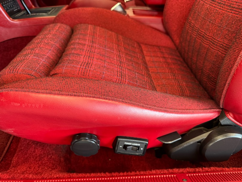 Ford Mustang GT 2-Door Hatchback 1987