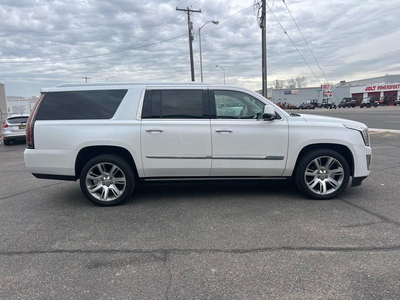 Cadillac Escalade ESV Premium 4WD 2016