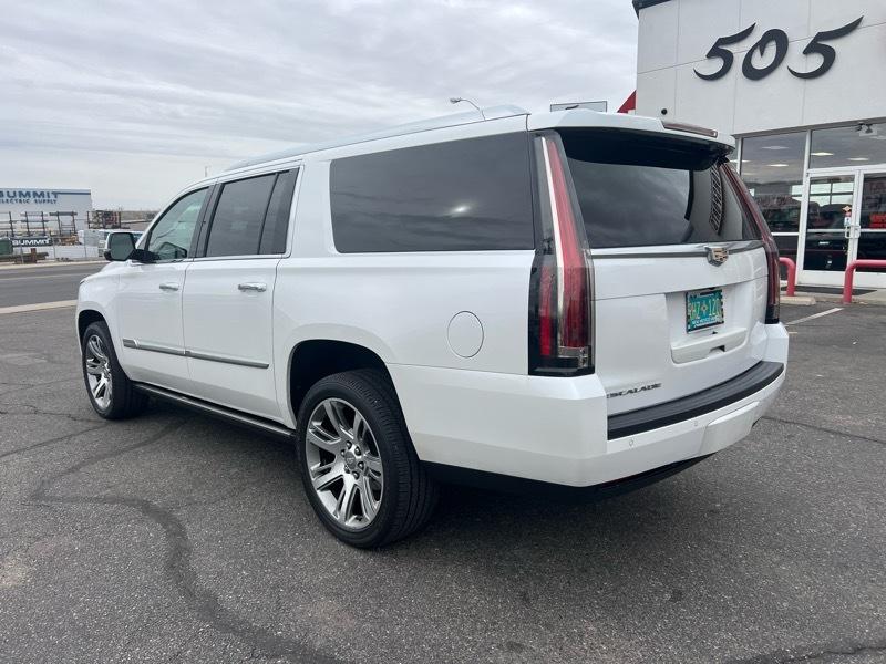 Cadillac Escalade ESV Premium 4WD 2016