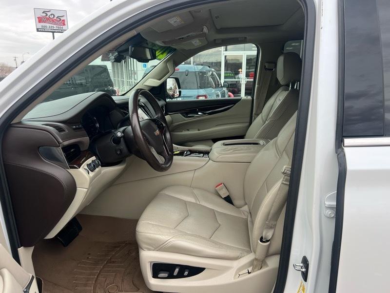 Cadillac Escalade ESV Premium 4WD 2016