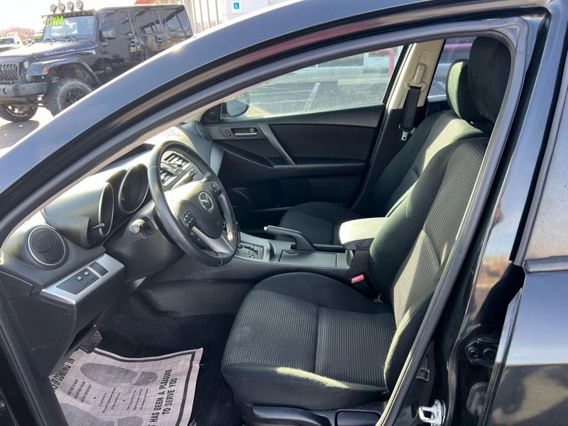 Mazda MAZDA3 i Touring AT 4-Door 2013