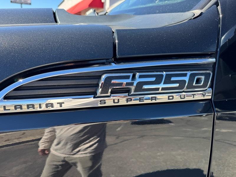 Ford F-250 SD Lariat Crew Cab Short Bed 4WD 2011