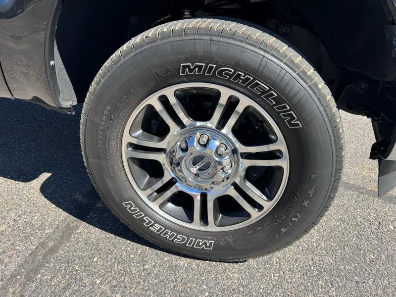 Ford F-250 SD Lariat Crew Cab Short Bed 4WD 2011