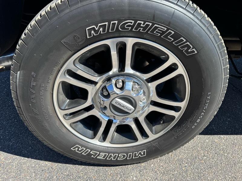 Ford F-250 SD Lariat Crew Cab Short Bed 4WD 2011