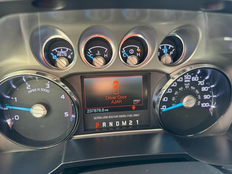 Ford F-250 SD Lariat Crew Cab Short Bed 4WD 2011