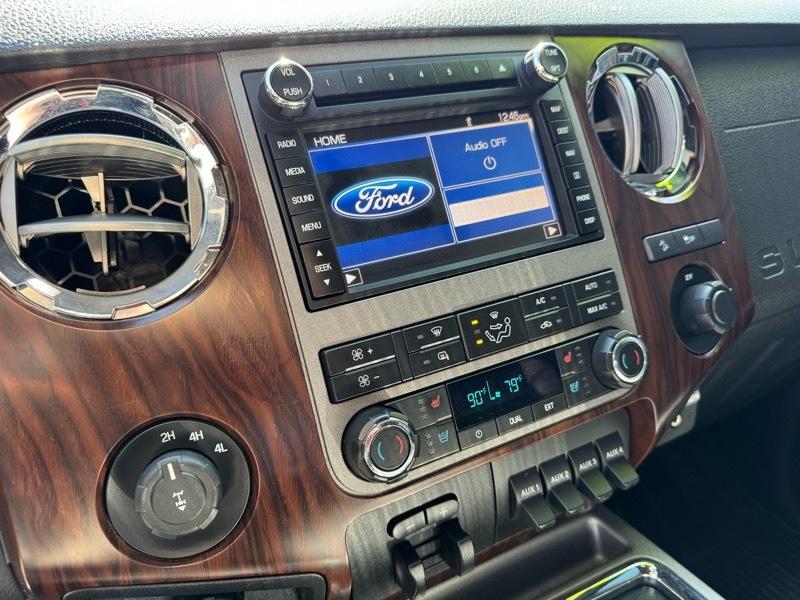 Ford F-250 SD Lariat Crew Cab Short Bed 4WD 2011