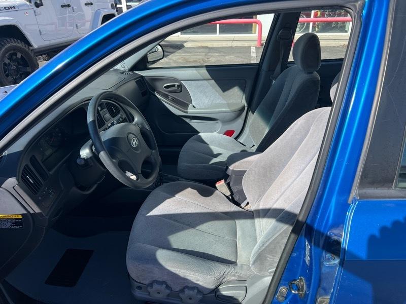 Hyundai Elantra GLS 4-Door 2005