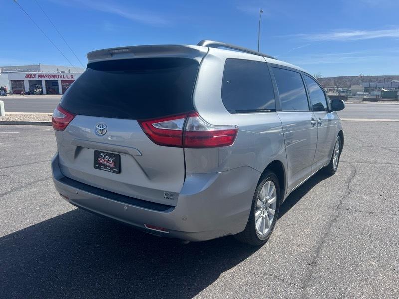 Toyota Sienna XLE 7-Passenger AWD 2017