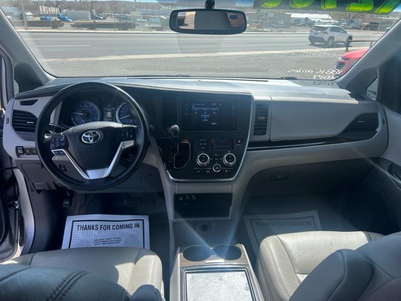 Toyota Sienna XLE 7-Passenger AWD 2017