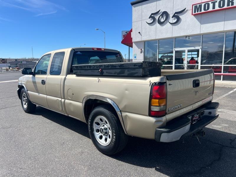 GMC Sierra 1500 2WD Double Cab 143.5" SLE 2005