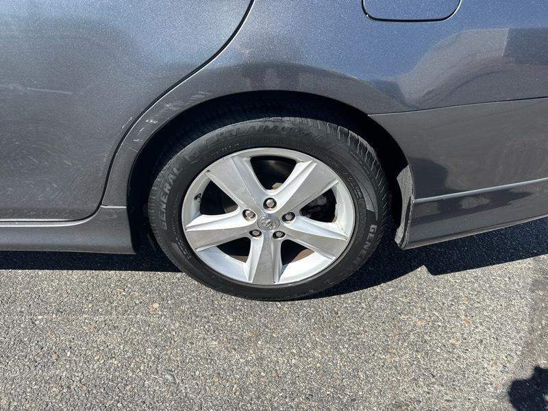 Toyota Camry 4dr Sdn SE Auto V6 2010