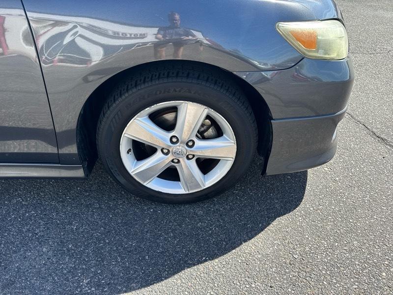 Toyota Camry 4dr Sdn SE Auto V6 2010