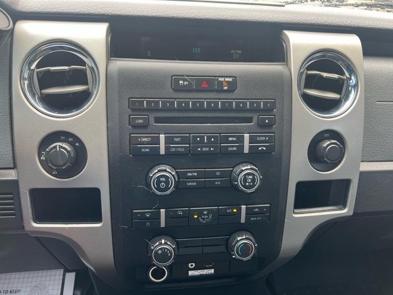 Ford F-150 4WD Reg Cab 126" XLT 2012