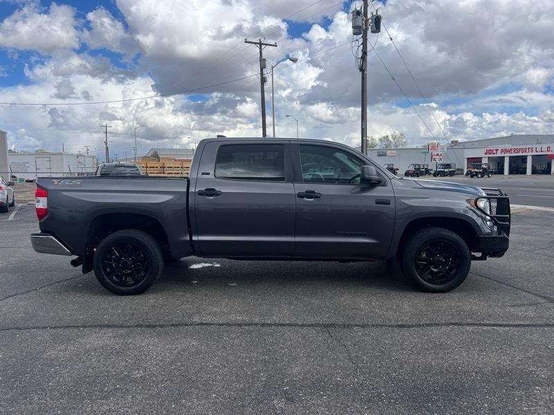 Toyota Tundra SR5 5.7L V8 CrewMax 4WD 2021