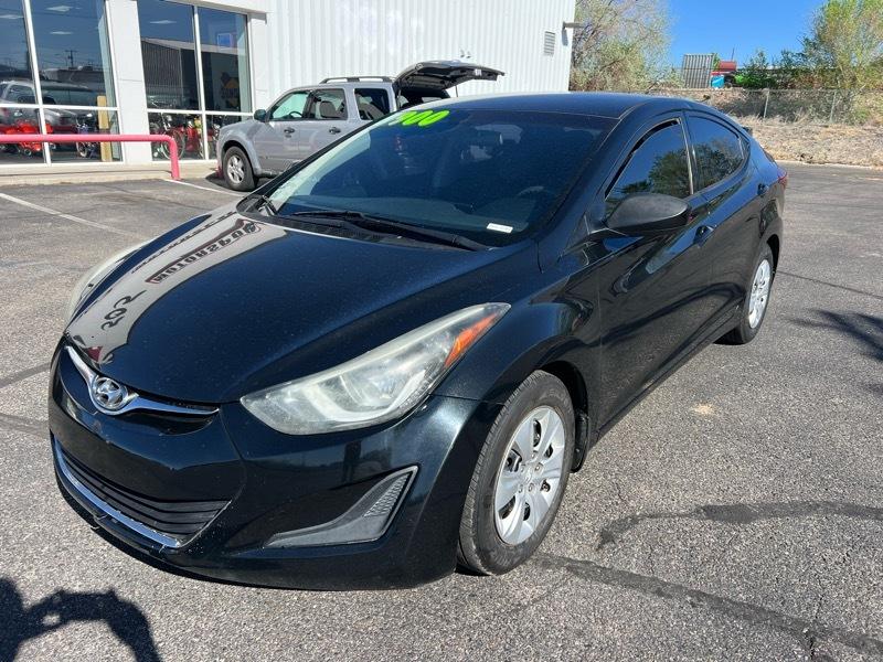 Hyundai Elantra SE 6AT 2016