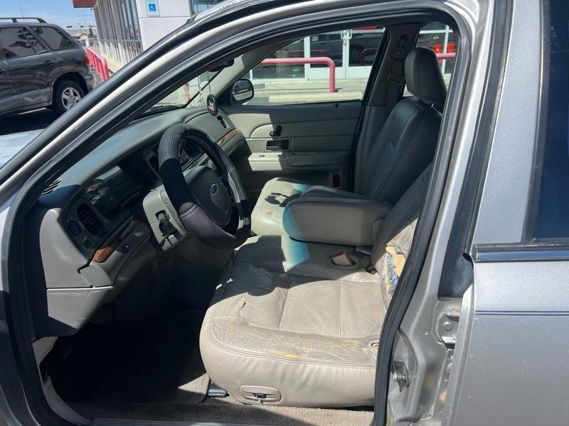 Ford Crown Victoria LX 2006
