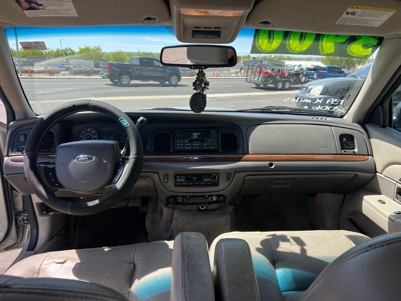 Ford Crown Victoria LX 2006