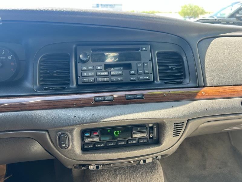 Ford Crown Victoria LX 2006