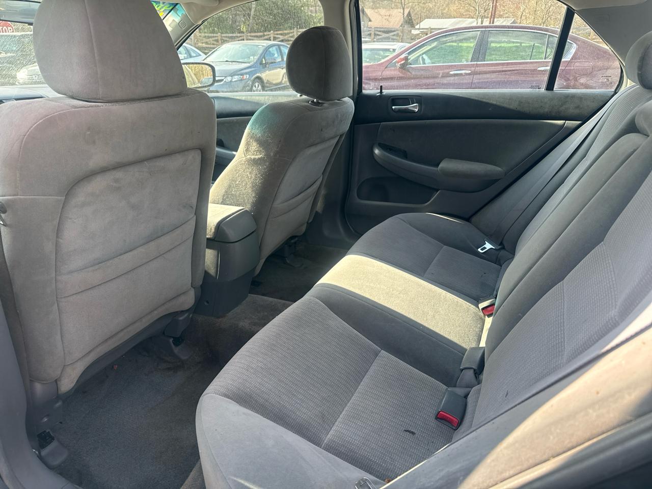 Honda Accord Sdn LX AT 2005