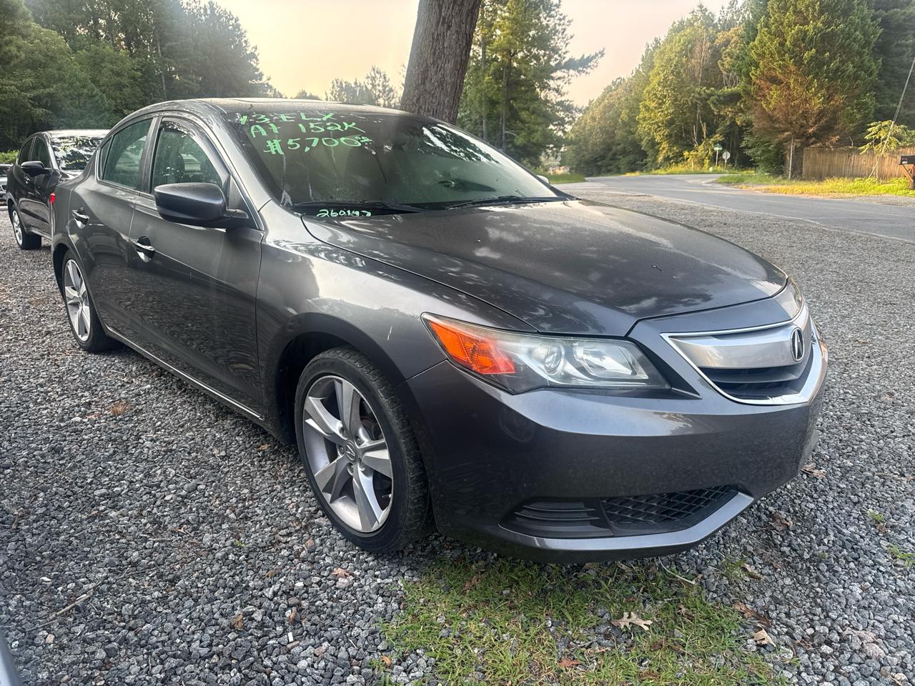 Acura ILX 4dr Sdn 2.0L 2013