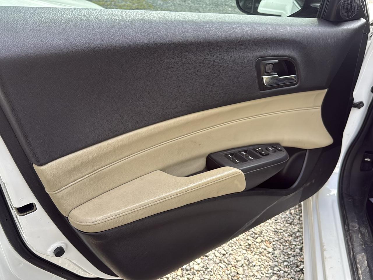 Acura ILX 4dr Sdn 2.0L Tech Pkg 2014