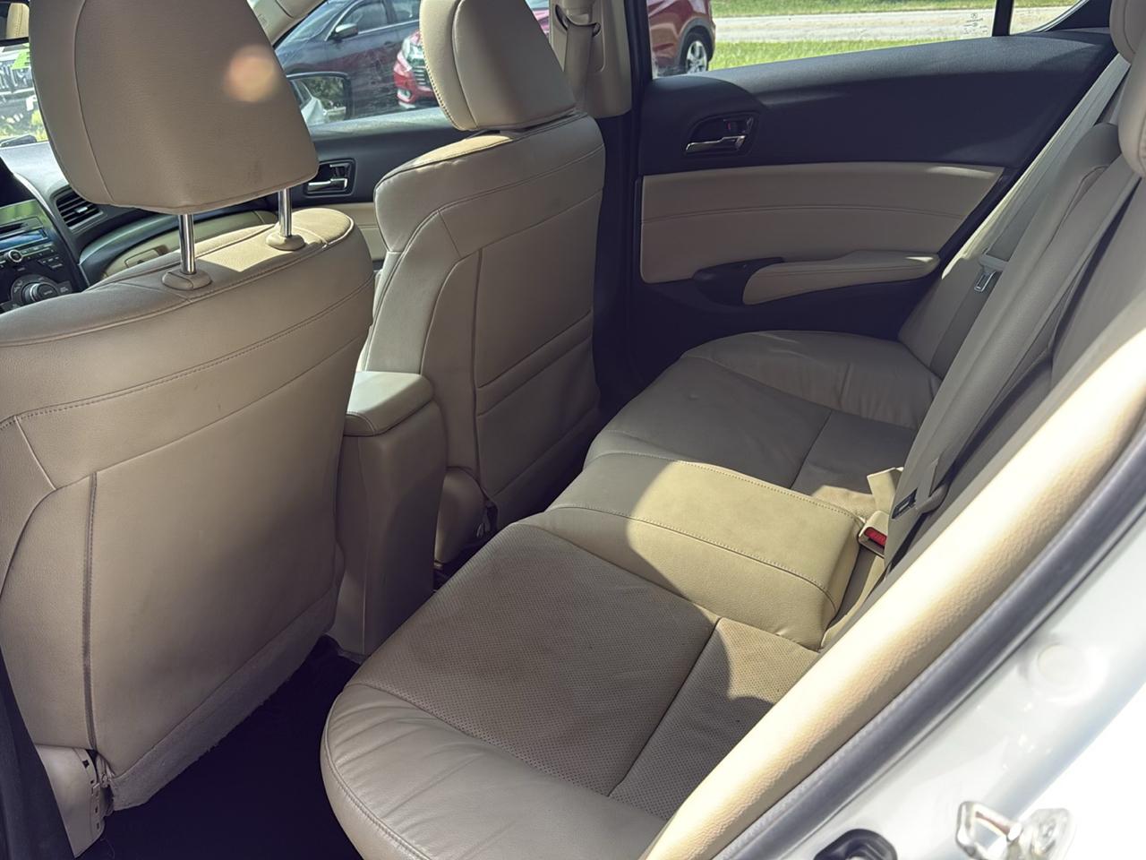 Acura ILX 4dr Sdn 2.0L Tech Pkg 2014