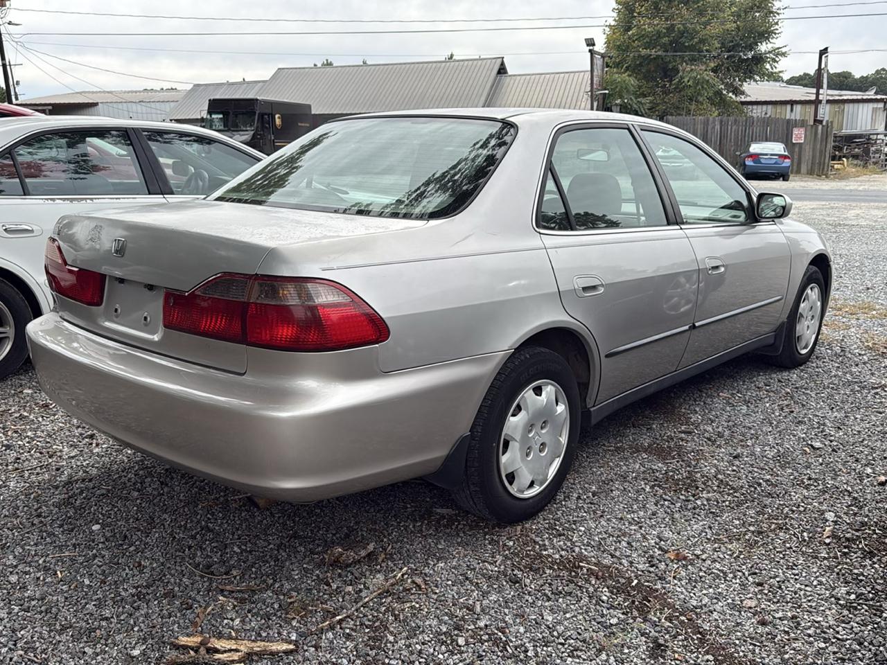 Honda Accord Sdn 4dr Sdn LX Auto 1998