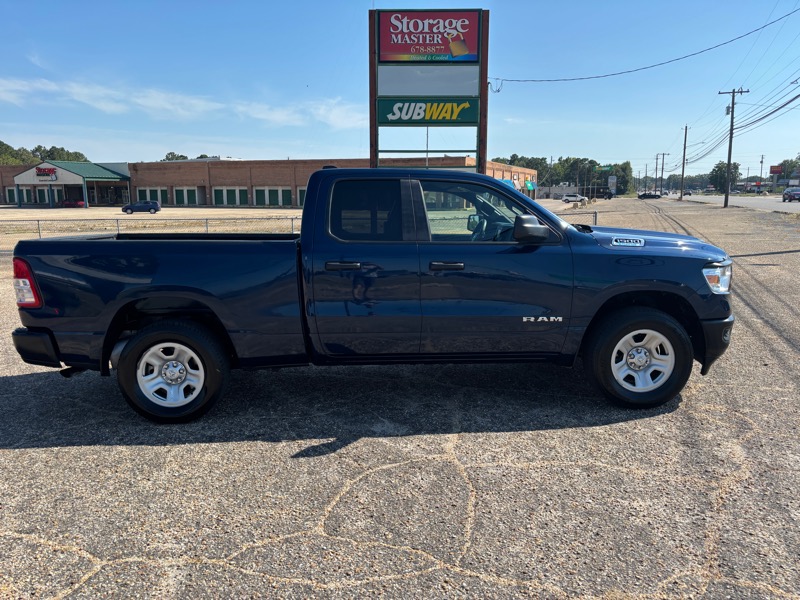 RAM 1500 Tradesman Quad Cab 4WD 2022 RAM 1500 Tradesman Quad Cab 4WD 2022