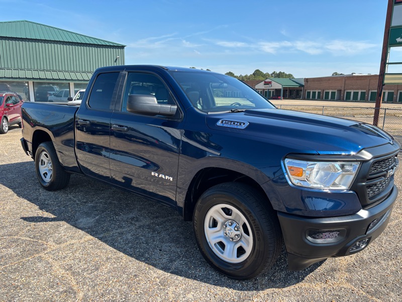 RAM 1500 Tradesman Quad Cab 4WD 2022 RAM 1500 Tradesman Quad Cab 4WD 2022