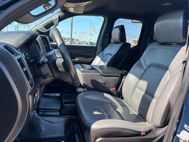 RAM 1500 Tradesman Quad Cab 4WD 2022 RAM 1500 Tradesman Quad Cab 4WD 2022