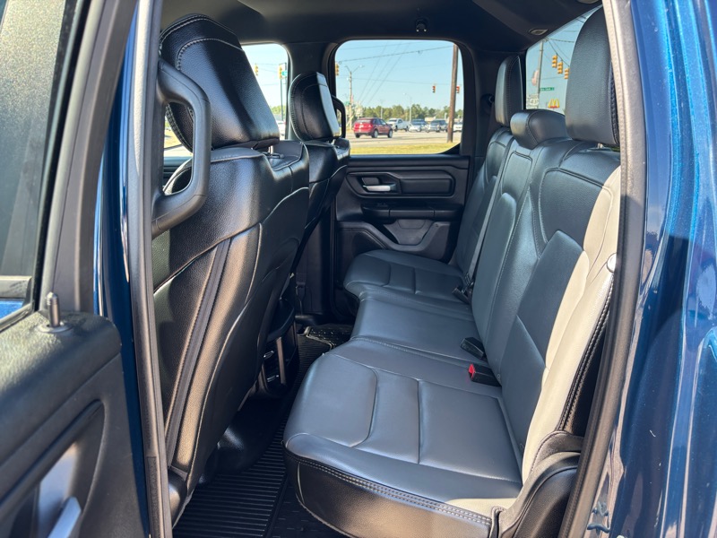 RAM 1500 Tradesman Quad Cab 4WD 2022 RAM 1500 Tradesman Quad Cab 4WD 2022