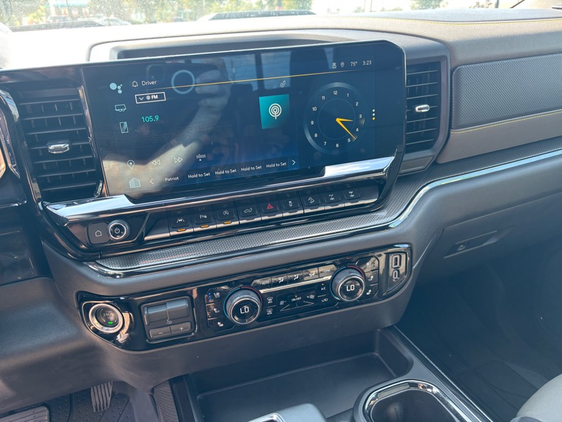 Chevrolet Silverado 1500 ZR2 Crew Cab 4WD 2024 Chevrolet Silverado 1500 ZR2 Crew Cab 4WD 2024