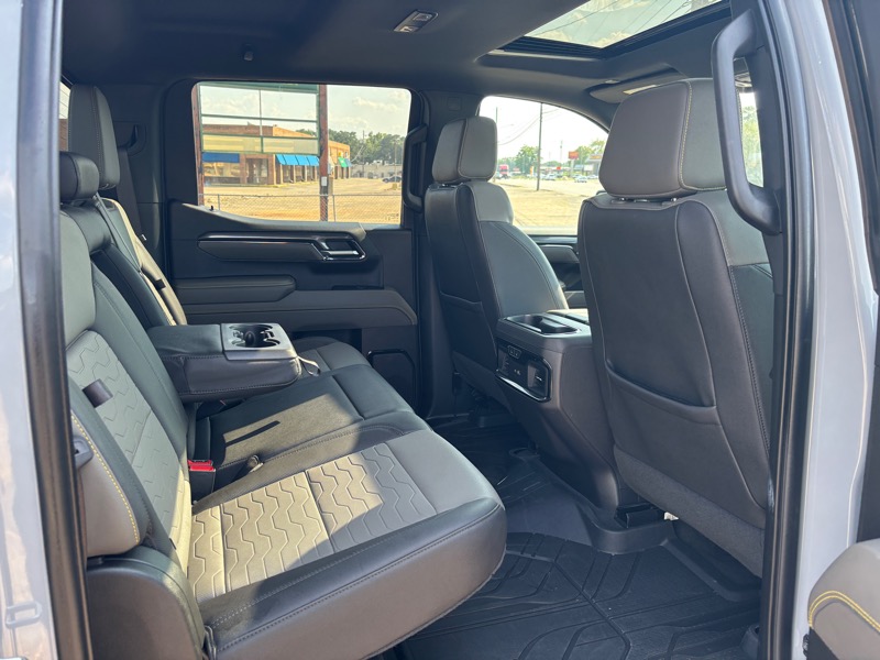 Chevrolet Silverado 1500 ZR2 Crew Cab 4WD 2024 Chevrolet Silverado 1500 ZR2 Crew Cab 4WD 2024