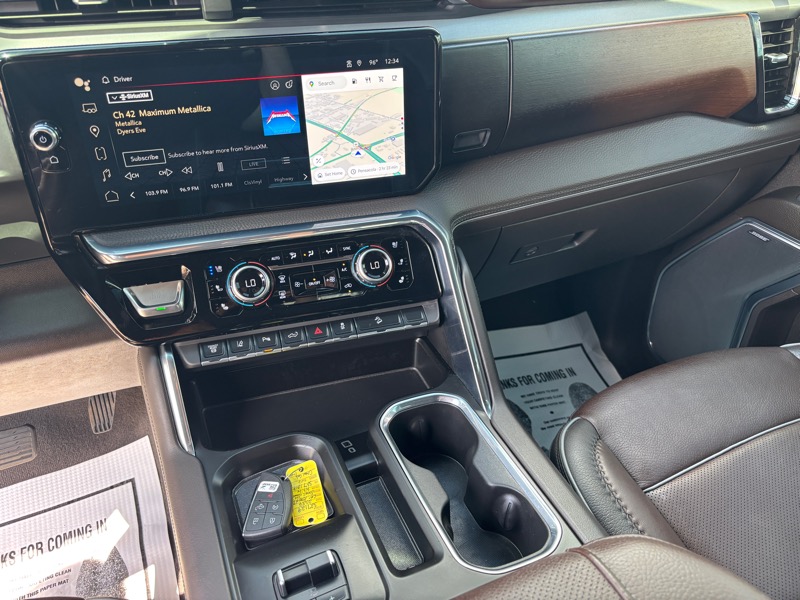 2024 Gmc Sierra HD Denali photo 8
