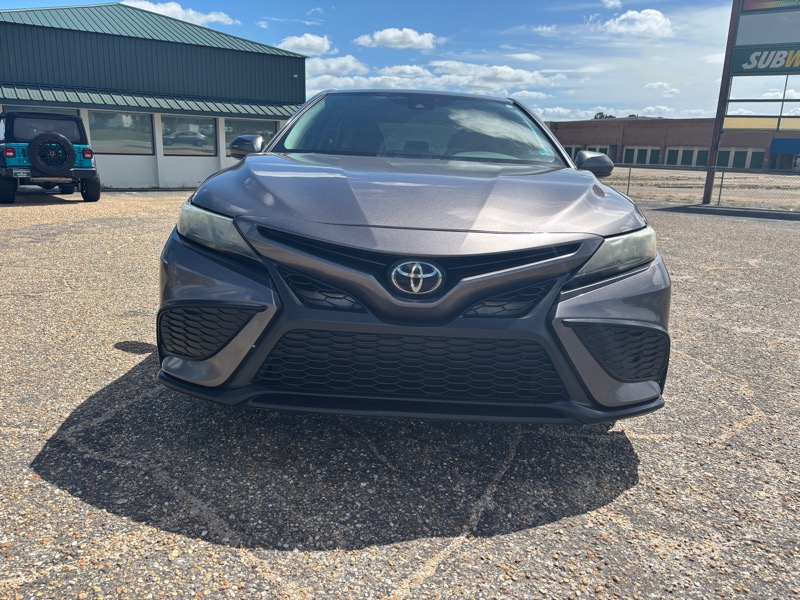 2021 Toyota Camry SE photo 6
