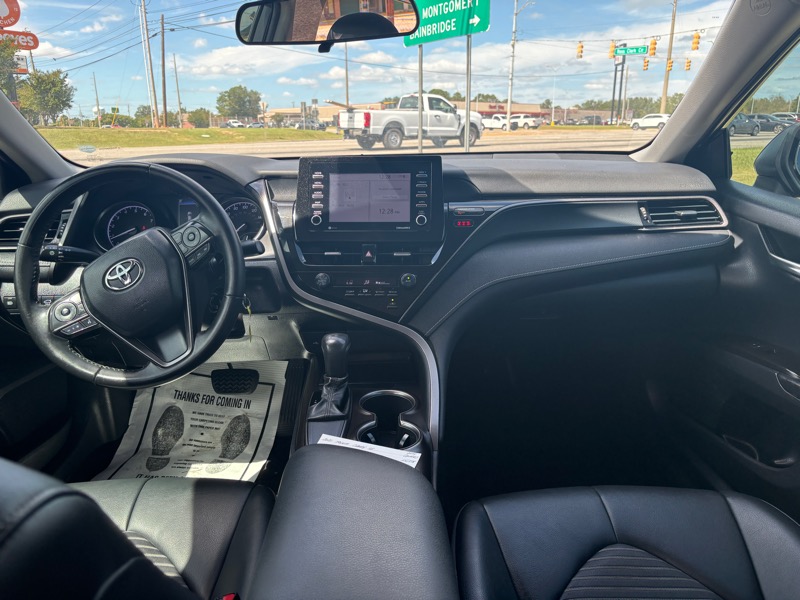2021 Toyota Camry SE photo 7