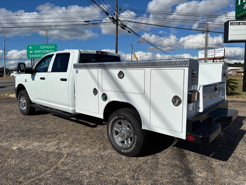 RAM 2500 Tradesman Crew Cab LWB 4WD 2024 RAM 2500 Tradesman Crew Cab LWB 4WD 2024