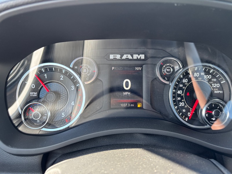 RAM 2500 Tradesman Crew Cab LWB 4WD 2024 RAM 2500 Tradesman Crew Cab LWB 4WD 2024