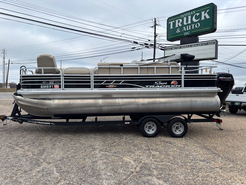 Sun Tracker Fishing Barge 20 DLX  2023