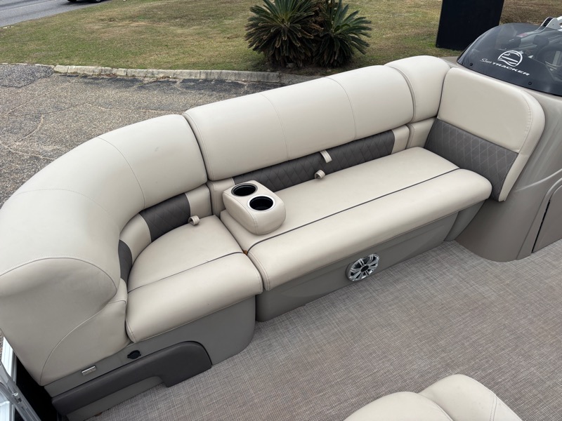 Sun Tracker Fishing Barge 20 DLX  2023